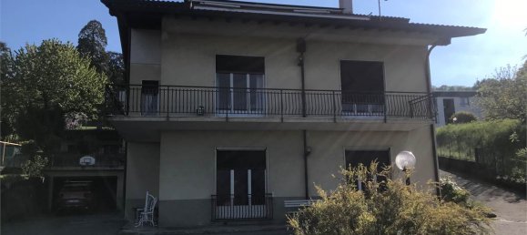 10 rooms Apartment in Capiago Intimiano, Italy No. 379821 16