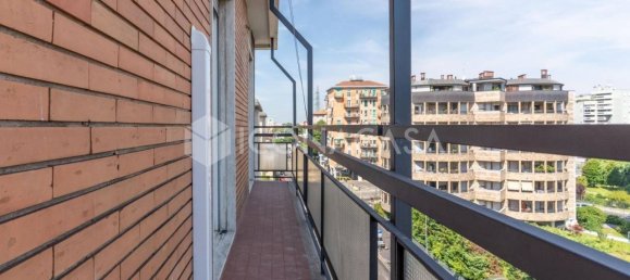 2 bedrooms Apartment in Milan, Italy No. 316364 8
