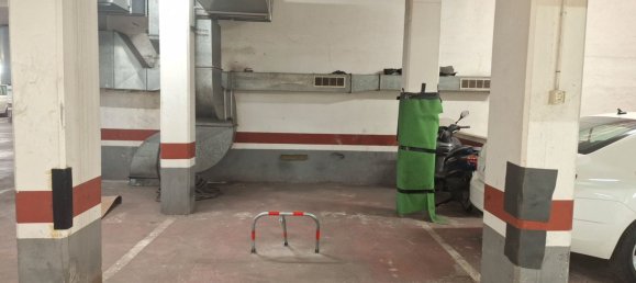 Гараж 10м² в Старый город, Испания № 156983 3