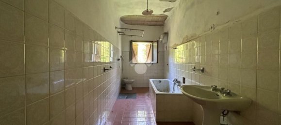 4 rooms House in Villa Basilica, Italy No. 202313 19