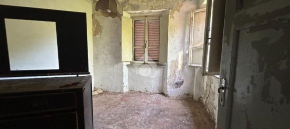 4 rooms House in Villa Basilica, Italy No. 202313 33