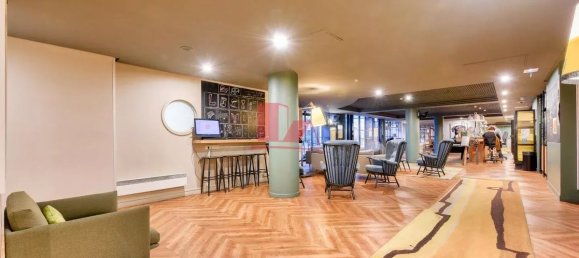  Parking in Issy-les-Moulineaux, France No. 131359 2