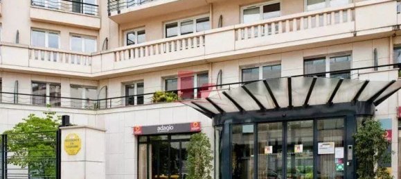  Parking in Issy-les-Moulineaux, France No. 131359 3