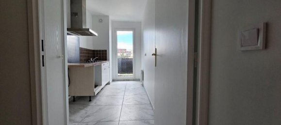 2 Schlafzimmer Wohnung in Les Pavillons-sous-Bois, France, Nr. 352052 2