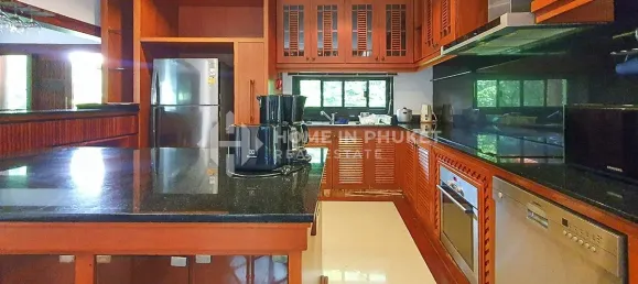 4 bedrooms House for sale in Nai Harn Beach, Phuket, Southern Thailand, Thailand № 60617 10