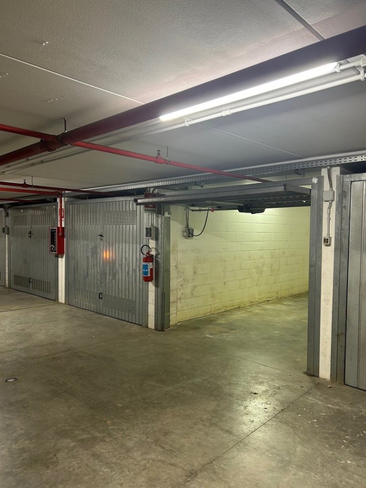  مرآب في Genoa, Italy 16متر مربع رقم 352469