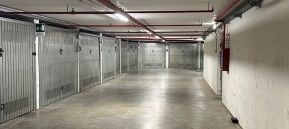 مرآب في Genoa, Italy 16متر مربع رقم 352469 13