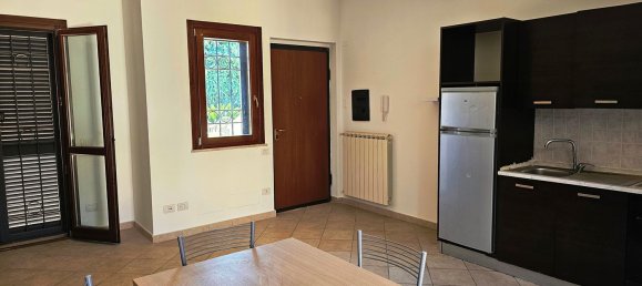 3 rooms House in Rome, Italy No. 304309 3