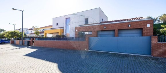 4 bedrooms House in Oeiras, Portugal No. 46522 4