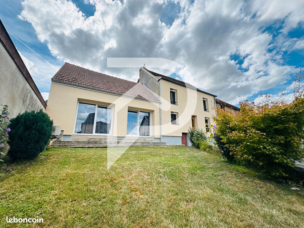 3 Schlafzimmer Haus in Sermiers, France, Nr. 325633