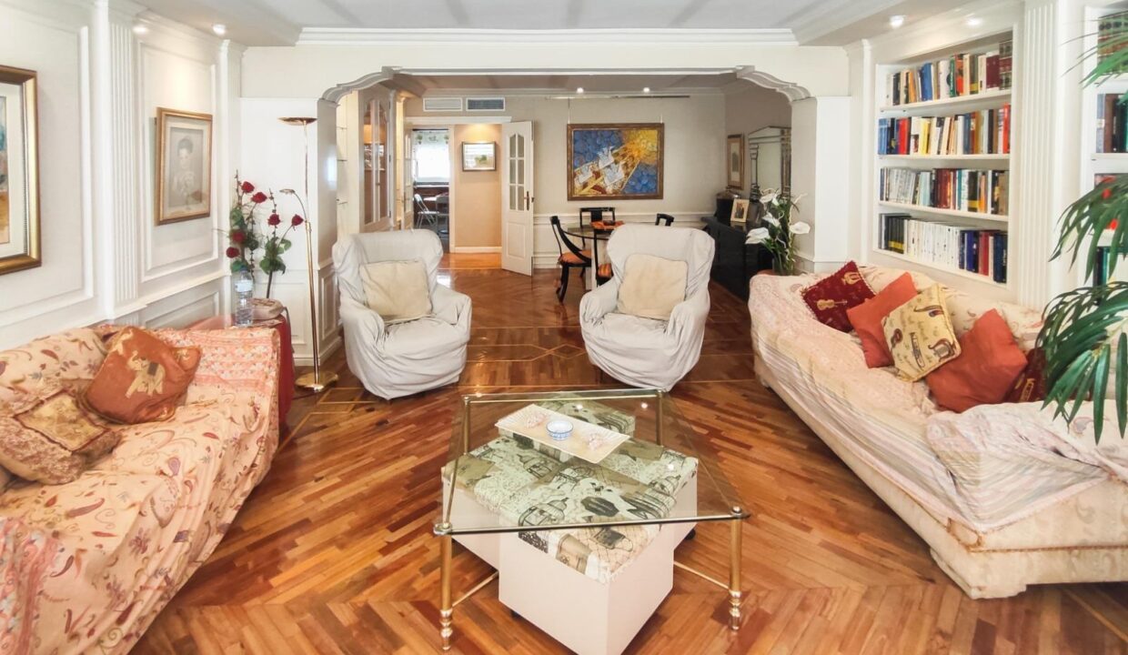 5 bedrooms Apartment in Alicante, Spain No. 34540