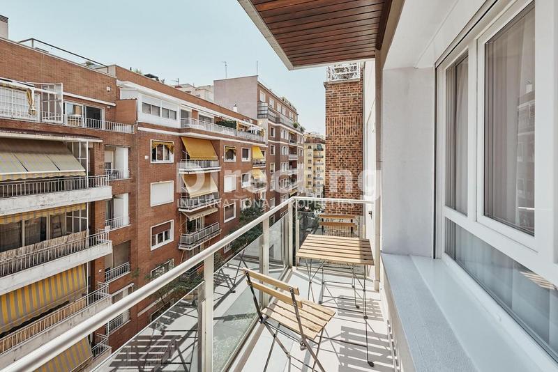3 bedrooms Apartment in Madrid, Spain No. 98327