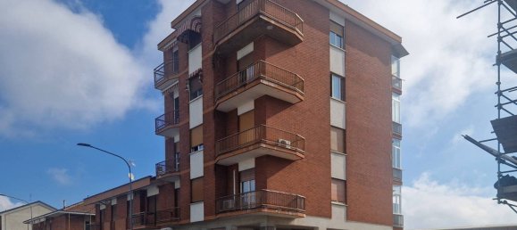 1 bedroom Apartment in Turin, Italy No. 338547 2