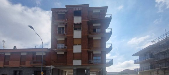1 bedroom Apartment in Turin, Italy No. 338547 3