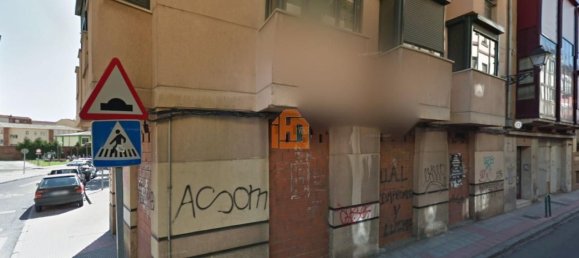 150m² Commercial property in Leon, Spain No. 77629 3