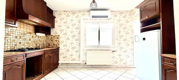 Casa de 3 dormitorios en Maine-et-Loire, France No. 284076 9