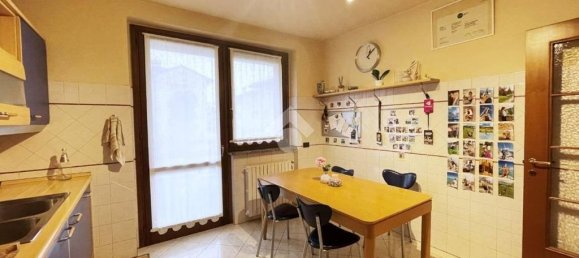 Villa de 4 dormitorios en Peschiera Borromeo, Italy No. 59345 9