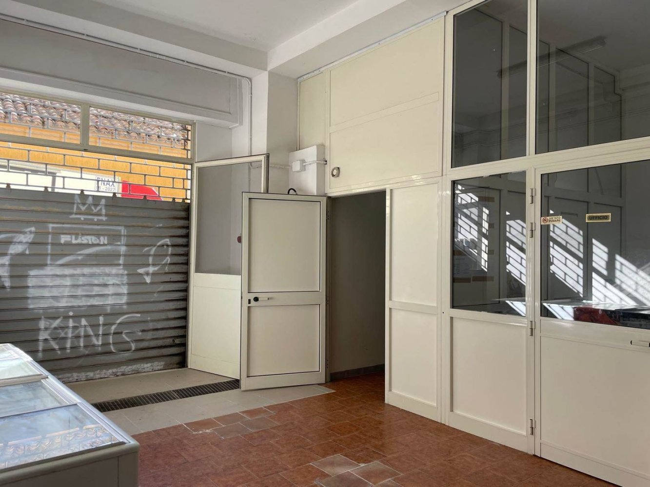 Коммерческая недвижимость 75м² в Катандзаро, Италия № 96995