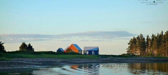 2 bedrooms House in Mahone Bay, Canada No. 250 2