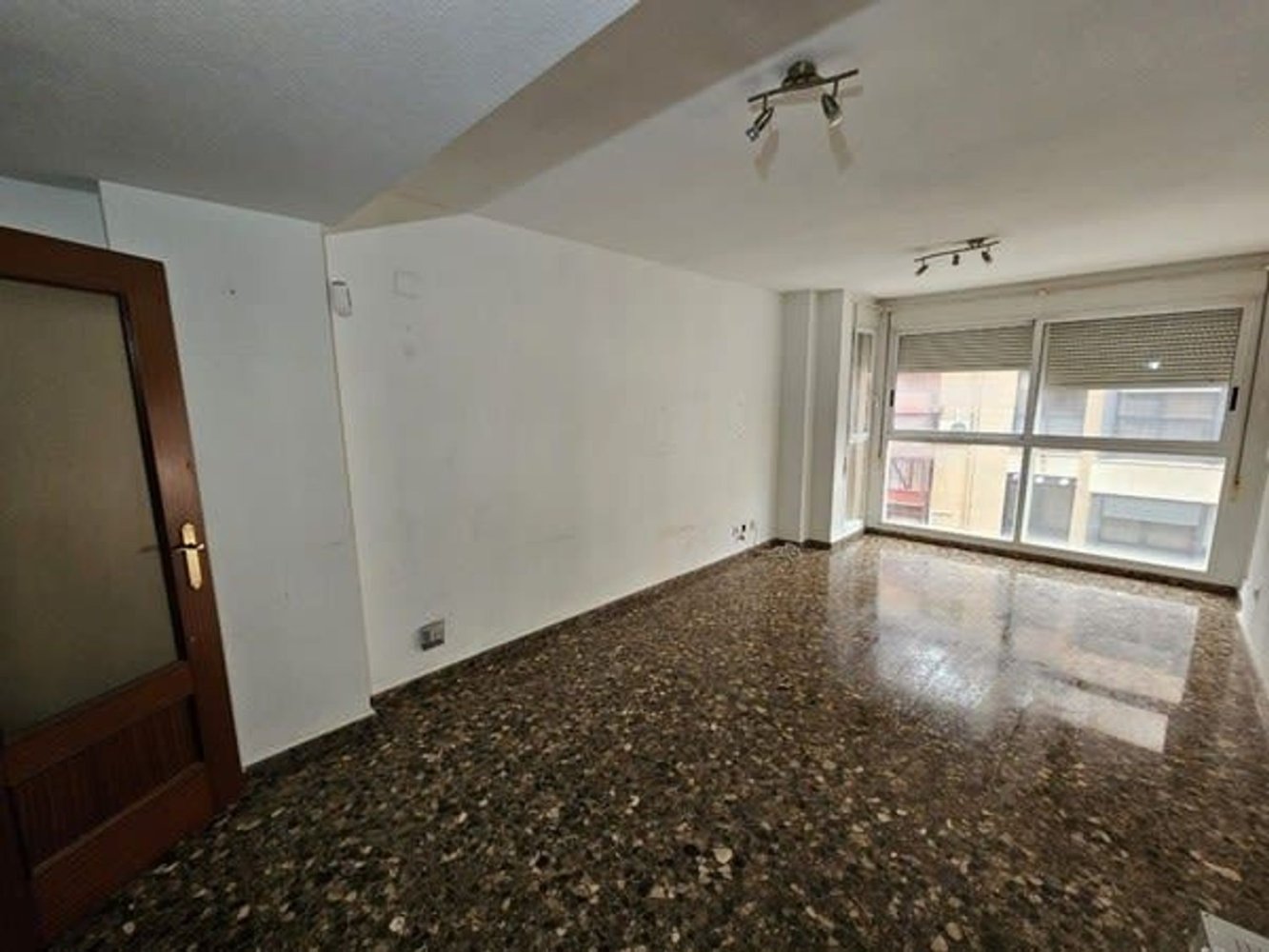 Apartamento de 3 dormitorios en Valencia, Spain No. 179430