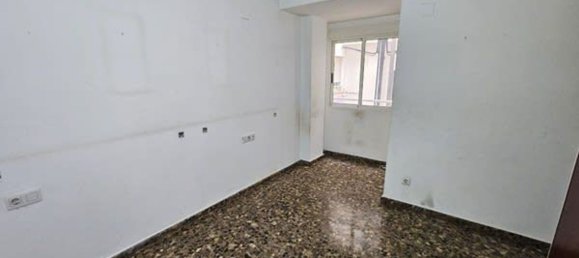 Apartamento de 3 dormitorios en Valencia, Spain No. 179430 12