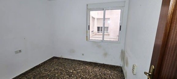 Apartamento de 3 dormitorios en Valencia, Spain No. 179430 8