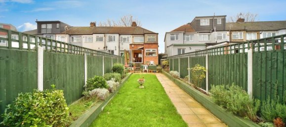 3 bedrooms House in London, United Kingdom No. 11408 4