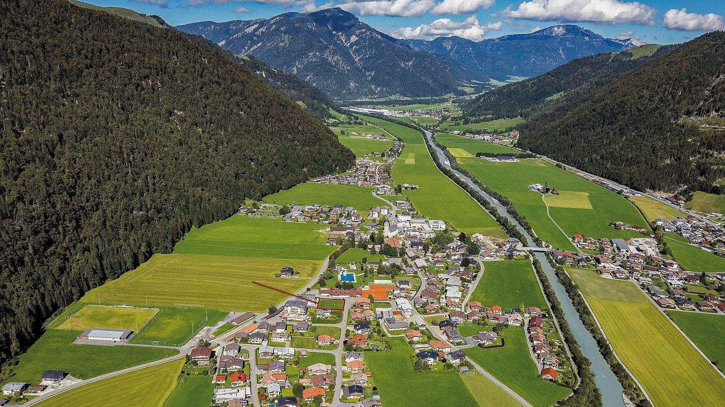  قطعة أرض في Kirchdorf in Tirol, Austria رقم 262462