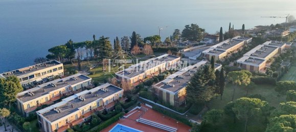 3غرفة شقة في Padenghe sul Garda, Italy رقم 236951 23