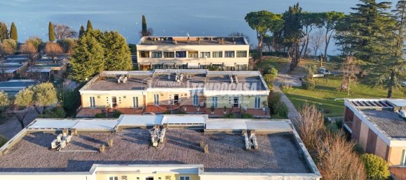 3غرفة شقة في Padenghe sul Garda, Italy رقم 236951 20