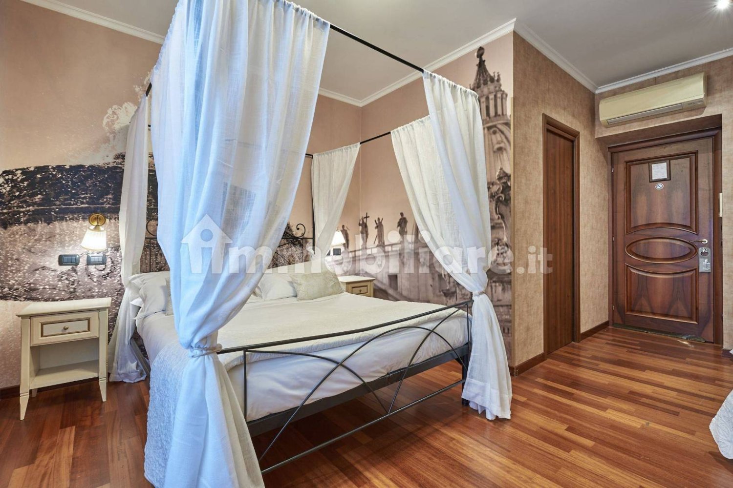 5 rooms Hotel in Rome, Italy No. 334329