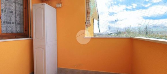 Квартира с 2 спальнями в Пинето, Италия № 99879 15