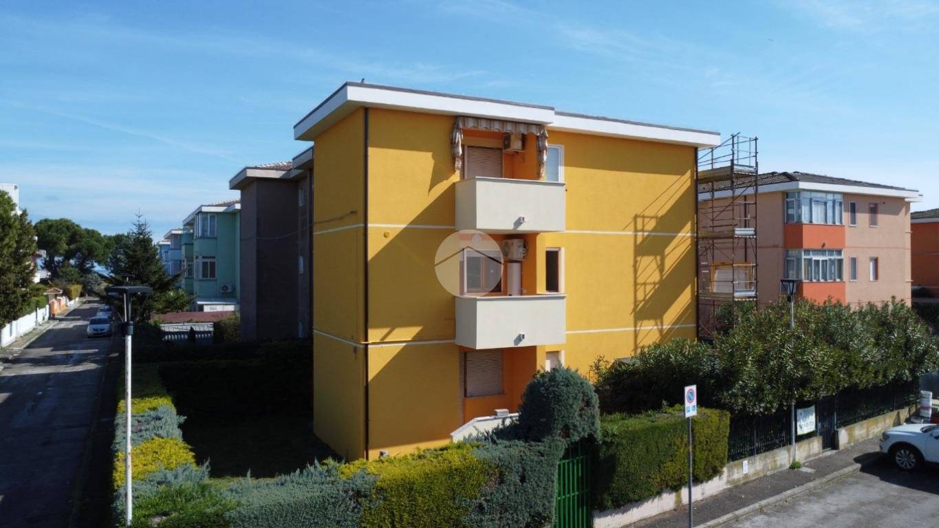 Квартира с 2 спальнями в Пинето, Италия № 99879