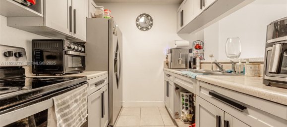 2 Schlafzimmer Gewerbliche Immobilien in Miami, USA, Nr. 614493 6