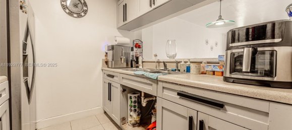 2 Schlafzimmer Gewerbliche Immobilien in Miami, USA, Nr. 614493 7