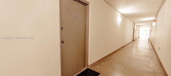 2 Schlafzimmer Gewerbliche Immobilien in Miami, USA, Nr. 614493 25