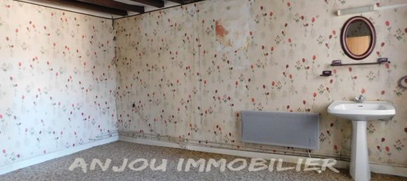 6 bedrooms House in Mayenne, France No. 342018 8