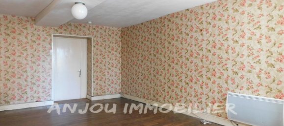 6 bedrooms House in Mayenne, France No. 342018 10