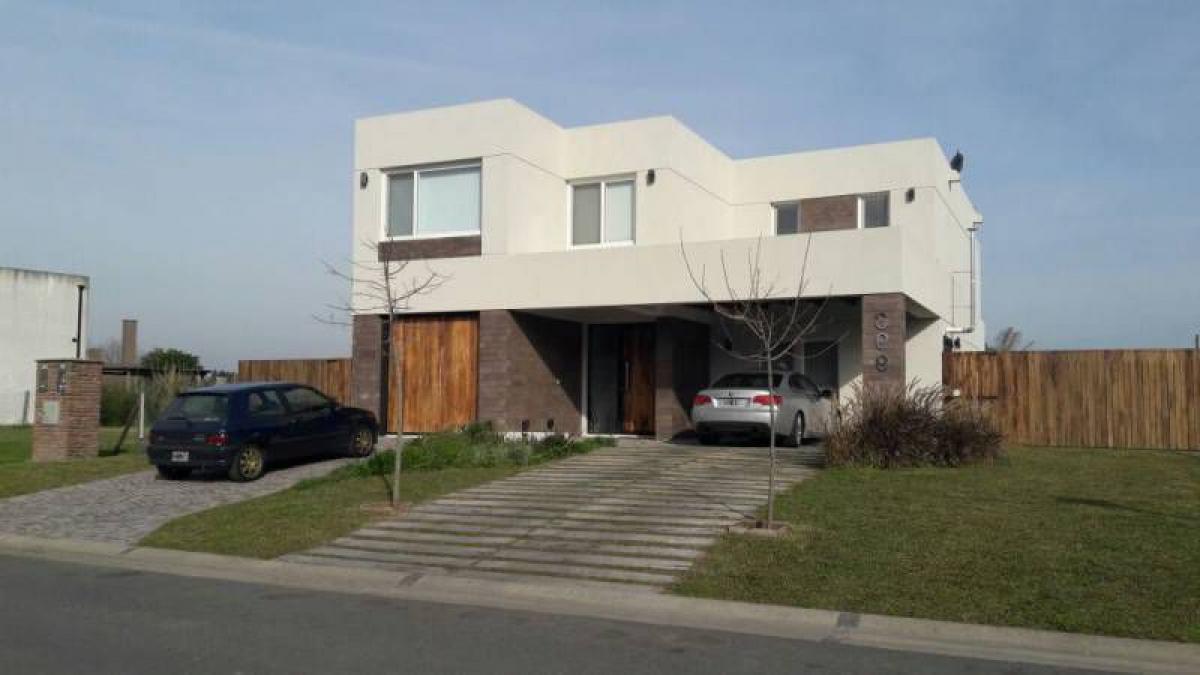 4 bedrooms House in Tigre, Argentina No. 13189