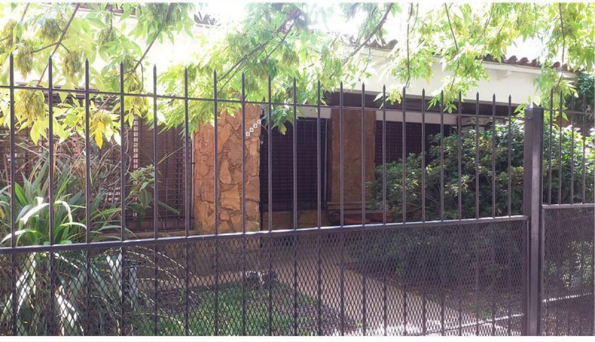 3 bedrooms House in Quilmes, Argentina No. 51971