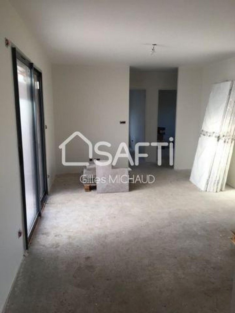 Студия в Роанн, Франция № 33307