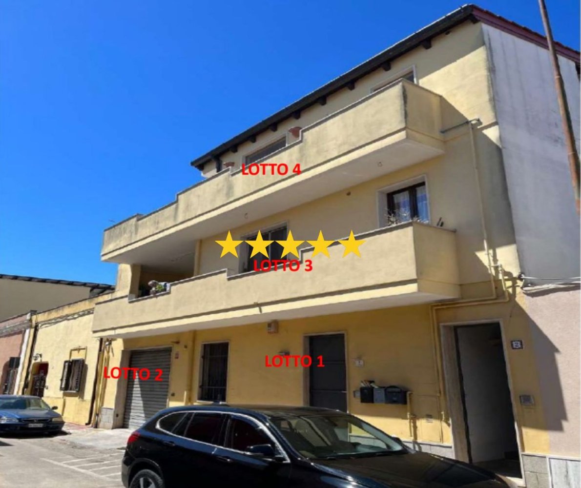 Квартира с 3 комнатами в Trepuzzi, Италия № 42388