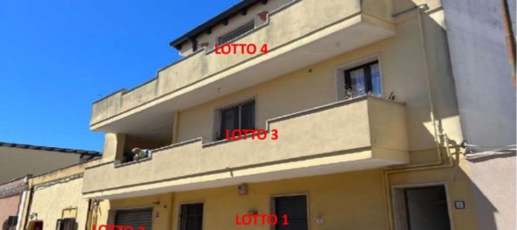 Квартира с 3 комнатами в Trepuzzi, Италия № 42388 2