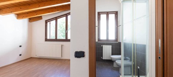 2 bedrooms Apartment in Mariano Comense, Italy No. 311306 20