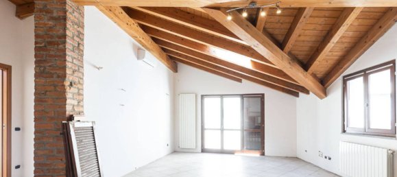 2 bedrooms Apartment in Mariano Comense, Italy No. 311306 4