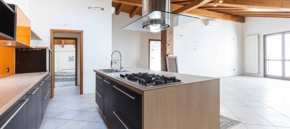 2 bedrooms Apartment in Mariano Comense, Italy No. 311306 10