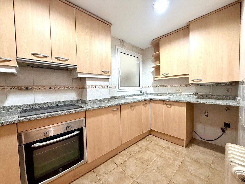 3 bedrooms Apartment in Figueres, Spain No. 203956