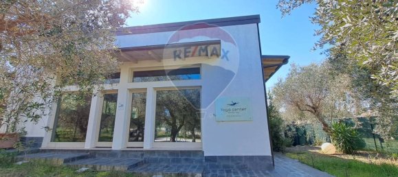 Коммерческая недвижимость с 3 комнатами в Фоссачезия, Италия № 62678 24