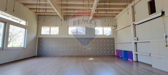 Коммерческая недвижимость с 3 комнатами в Фоссачезия, Италия № 62678 6