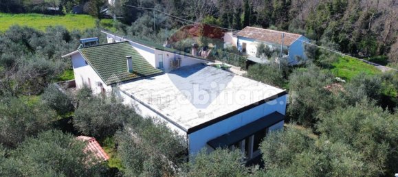 Коммерческая недвижимость с 3 комнатами в Фоссачезия, Италия № 62678 40